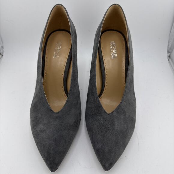 Michael Kors Lizzy Mid Pump Soft Suede Charcoal Grey Size 5 EUC w/ box - Picture 7 of 11